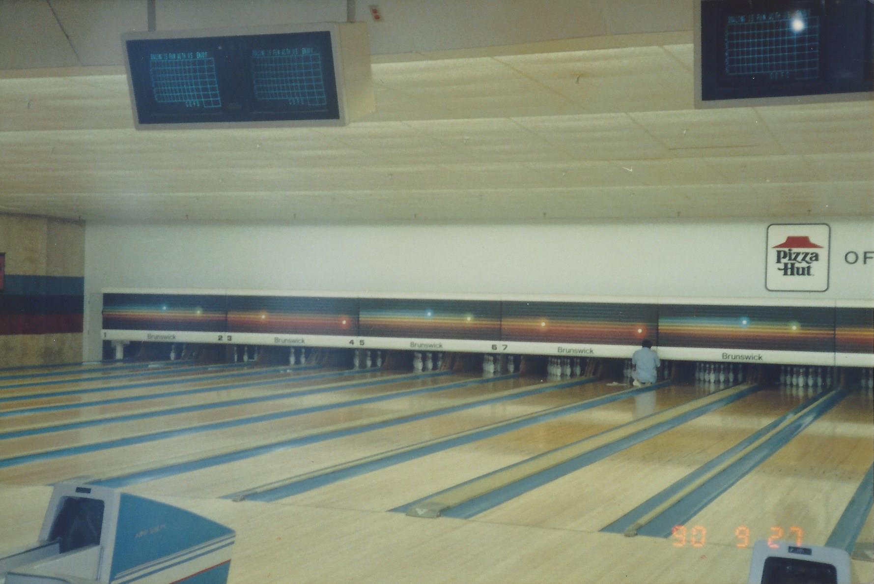 Flamingo Bowl 1990